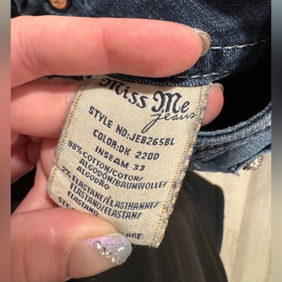 Miss Me Signature Boot Jean - Picture 6 of 6